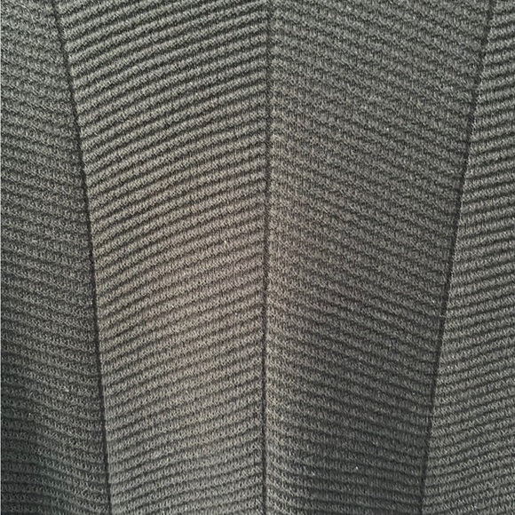 V-Neck Calvin Klein Sweater Large - Picture 6 of 6